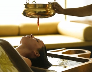 Things to do in kerala - Ayurvedic Massage